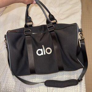 Alo large black duffle bag no notable flaws